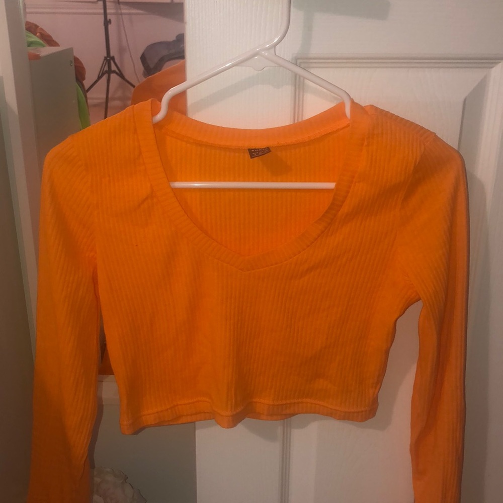SHEIN ORANGE CROP TOP SMALL
